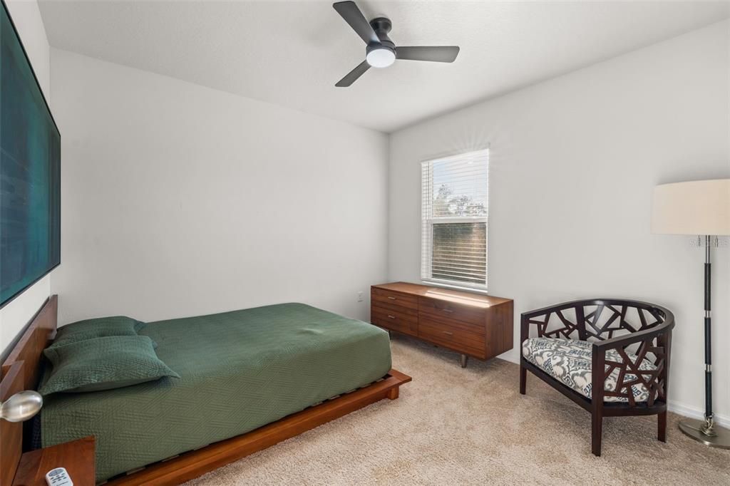 For Sale: $369,900 (5 beds, 2 baths, 2522 Square Feet)