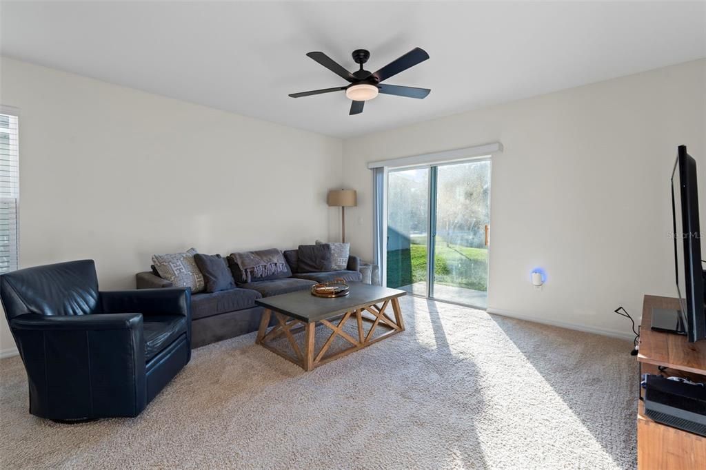 For Sale: $369,900 (5 beds, 2 baths, 2522 Square Feet)