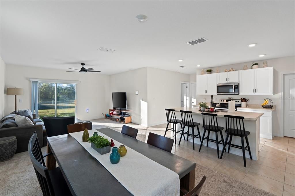 For Sale: $369,900 (5 beds, 2 baths, 2522 Square Feet)