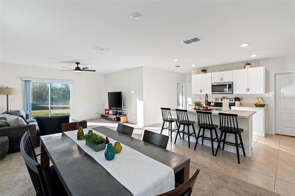 For Sale: $369,900 (5 beds, 2 baths, 2522 Square Feet)