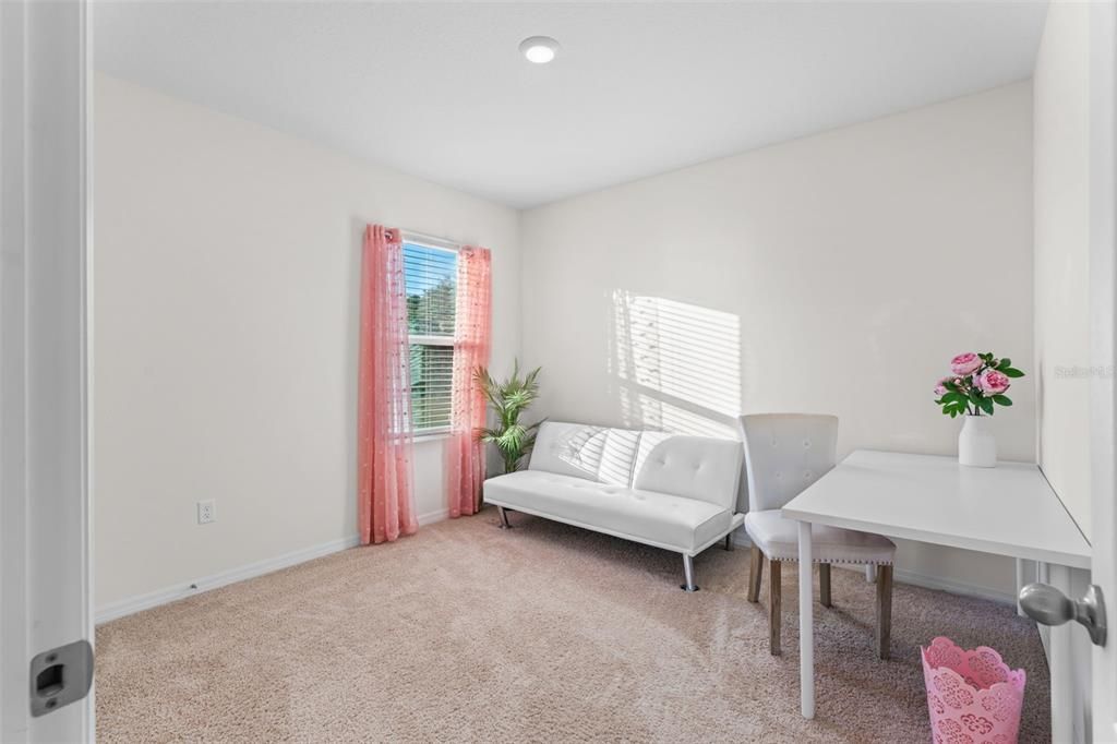 For Sale: $369,900 (5 beds, 2 baths, 2522 Square Feet)