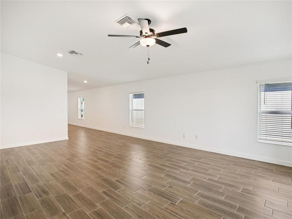 En Venta: $312,900 (3 camas, 2 baños, 1498 Pies cuadrados)