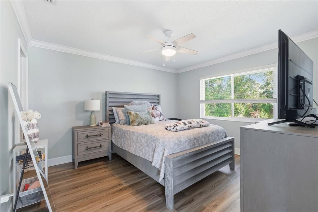 待售: $175,000 (2 贝兹, 2 浴室, 1144 平方英尺)