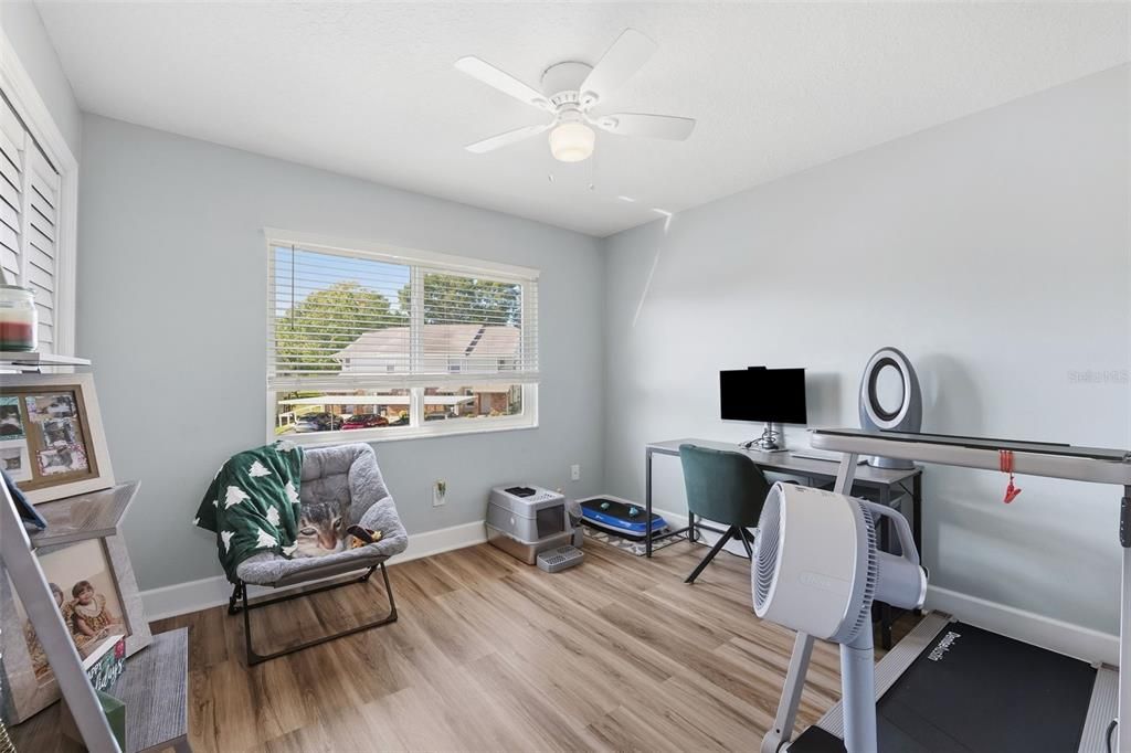 待售: $175,000 (2 贝兹, 2 浴室, 1144 平方英尺)