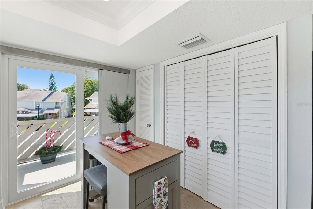 待售: $175,000 (2 贝兹, 2 浴室, 1144 平方英尺)