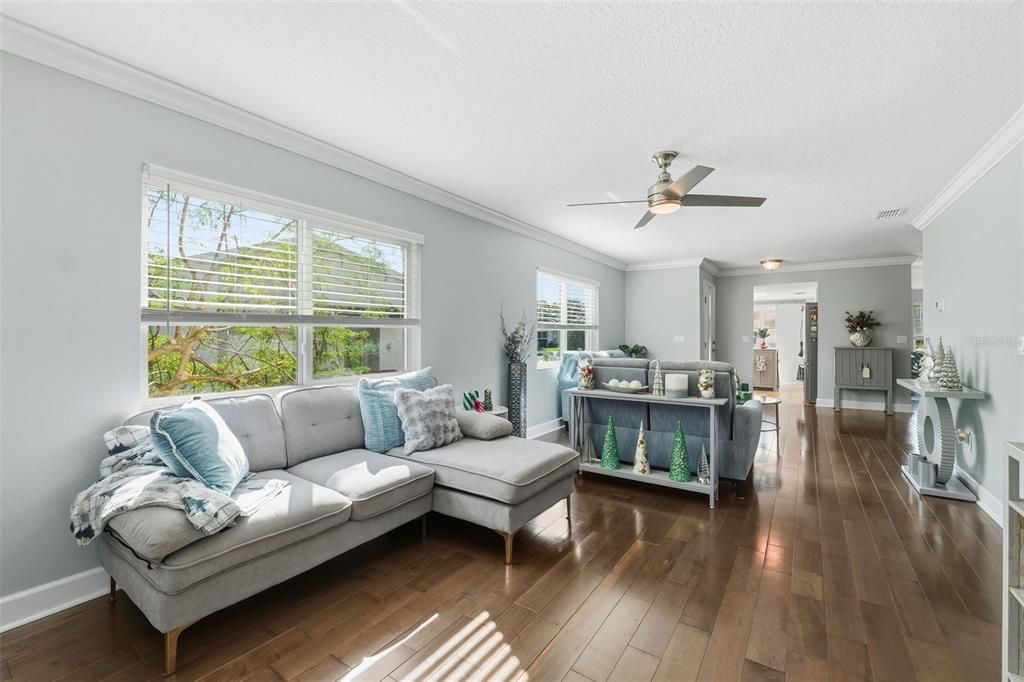 待售: $175,000 (2 贝兹, 2 浴室, 1144 平方英尺)