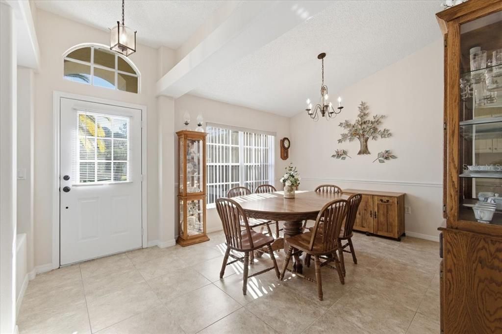 For Sale: $349,999 (4 beds, 2 baths, 2338 Square Feet)