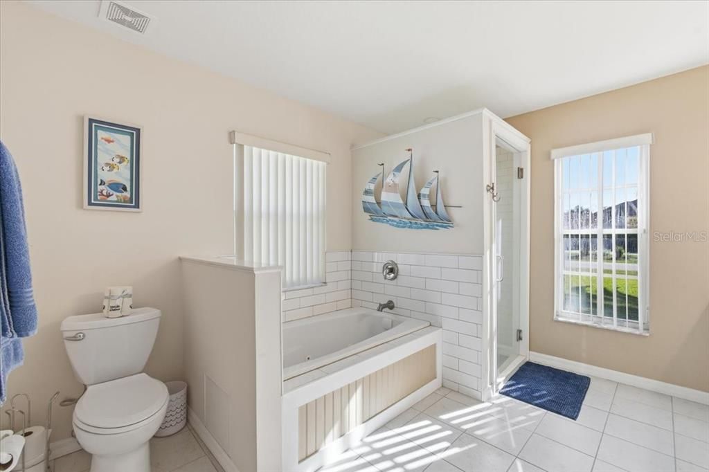 For Sale: $349,999 (4 beds, 2 baths, 2338 Square Feet)