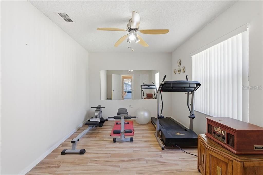 For Sale: $349,999 (4 beds, 2 baths, 2338 Square Feet)