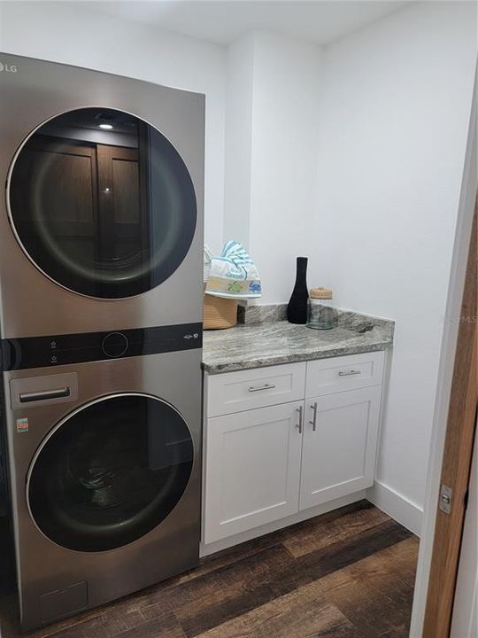 For Sale: $1,495,000 (2 beds, 2 baths, 1417 Square Feet)