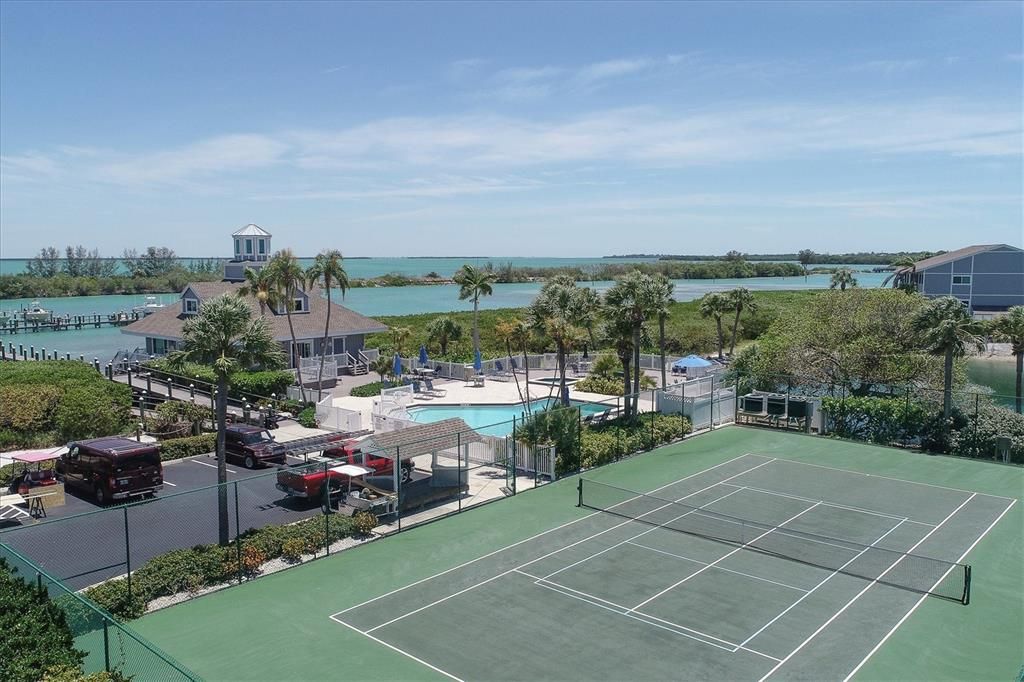 For Sale: $1,495,000 (2 beds, 2 baths, 1417 Square Feet)