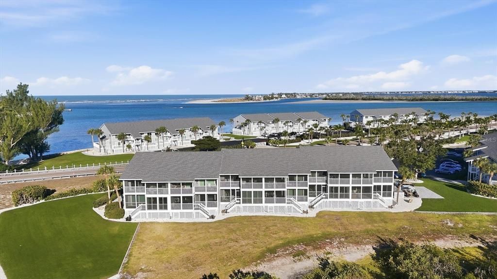 For Sale: $1,495,000 (2 beds, 2 baths, 1417 Square Feet)