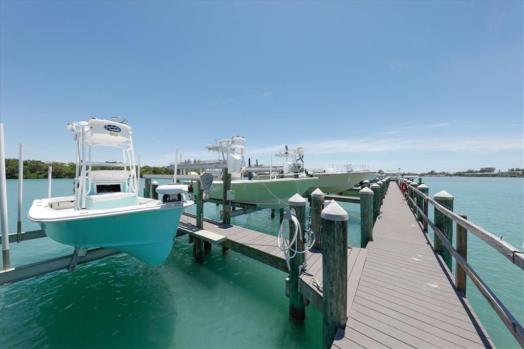 For Sale: $1,495,000 (2 beds, 2 baths, 1417 Square Feet)