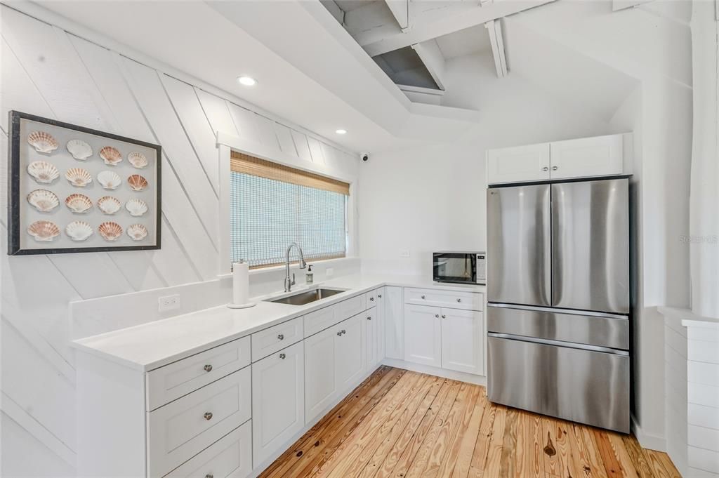 For Sale: $1,495,000 (2 beds, 2 baths, 1417 Square Feet)