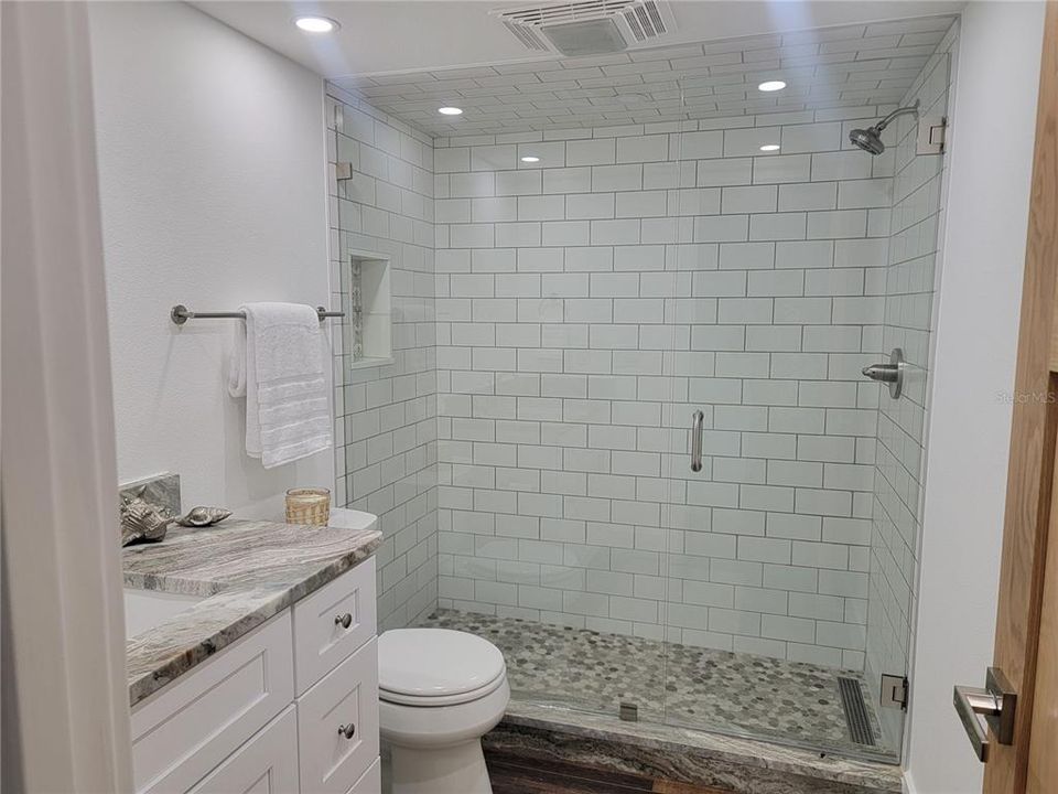 For Sale: $1,495,000 (2 beds, 2 baths, 1417 Square Feet)