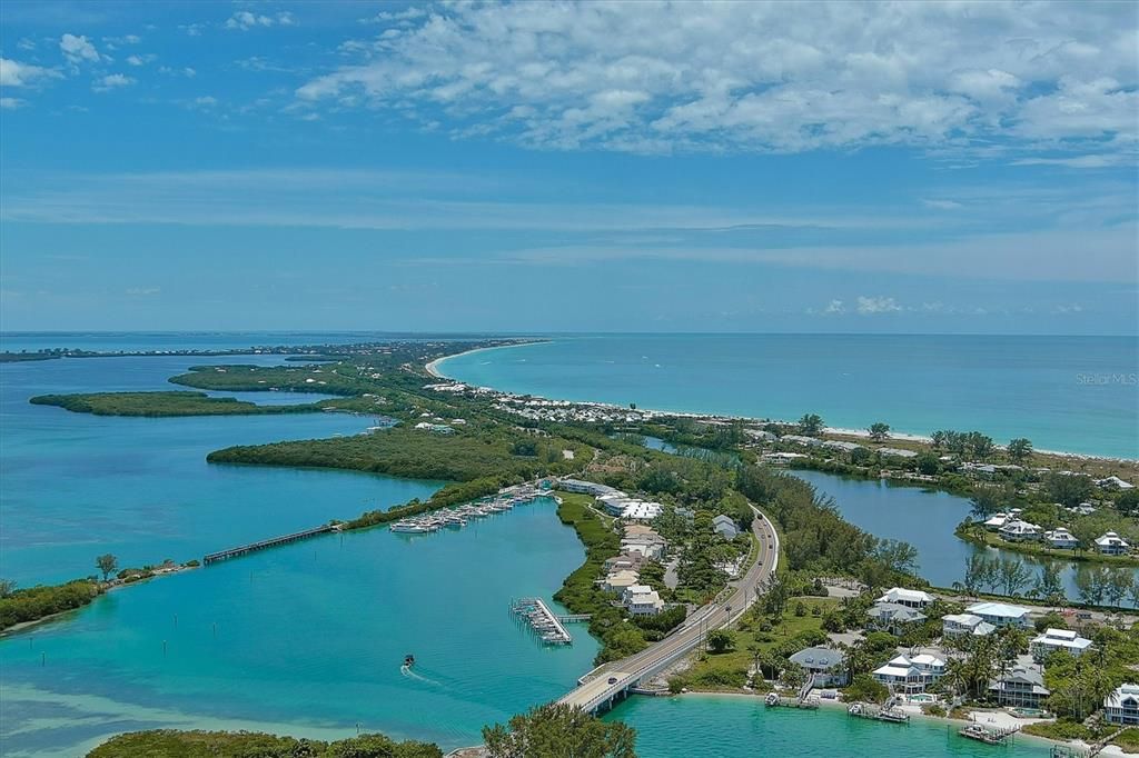 For Sale: $1,495,000 (2 beds, 2 baths, 1417 Square Feet)