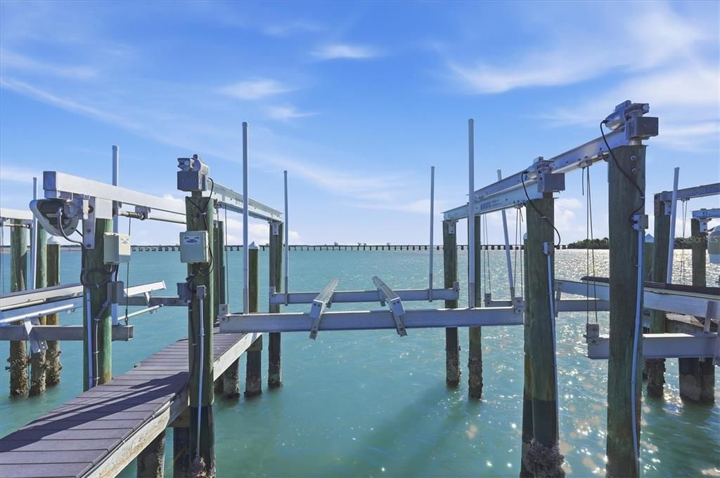 For Sale: $1,495,000 (2 beds, 2 baths, 1417 Square Feet)