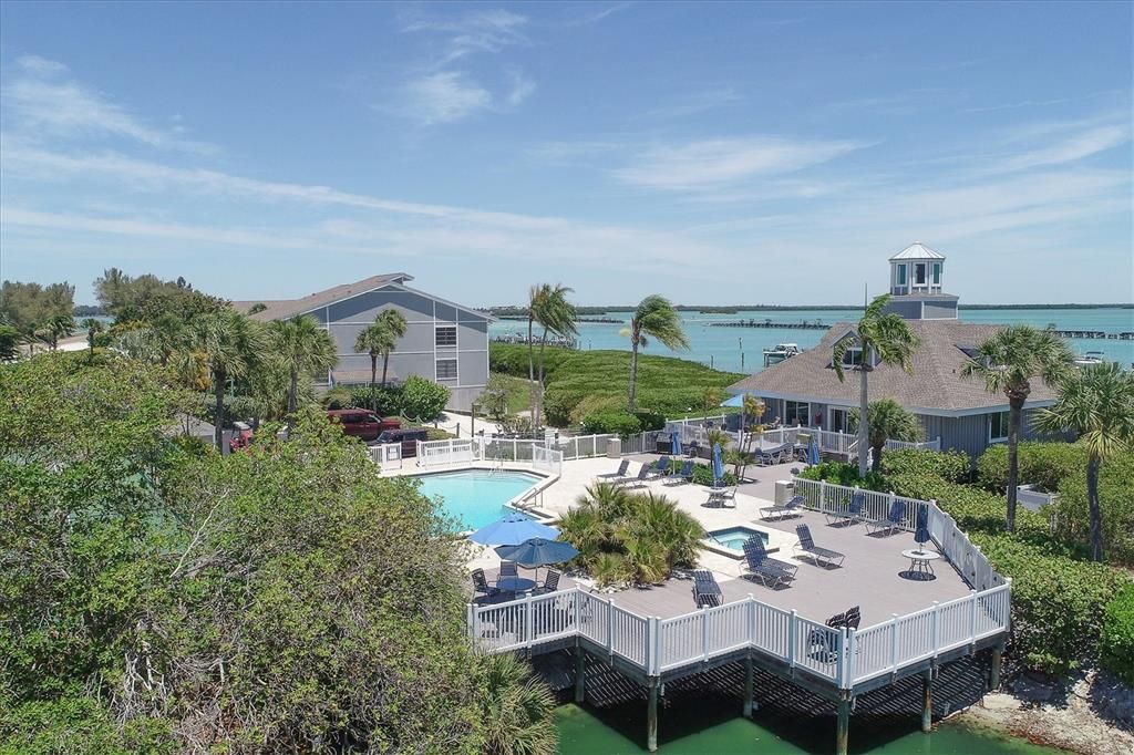 For Sale: $1,495,000 (2 beds, 2 baths, 1417 Square Feet)