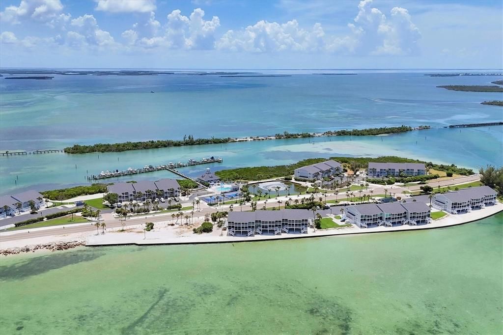 For Sale: $1,495,000 (2 beds, 2 baths, 1417 Square Feet)
