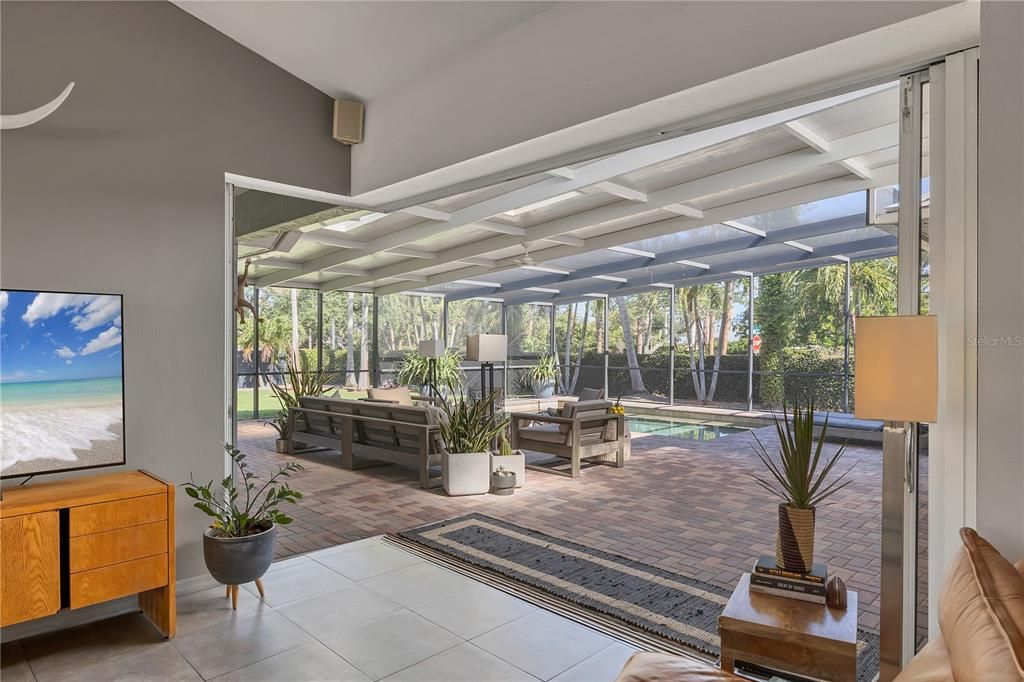 For Sale: $2,295,000 (4 beds, 4 baths, 3502 Square Feet)