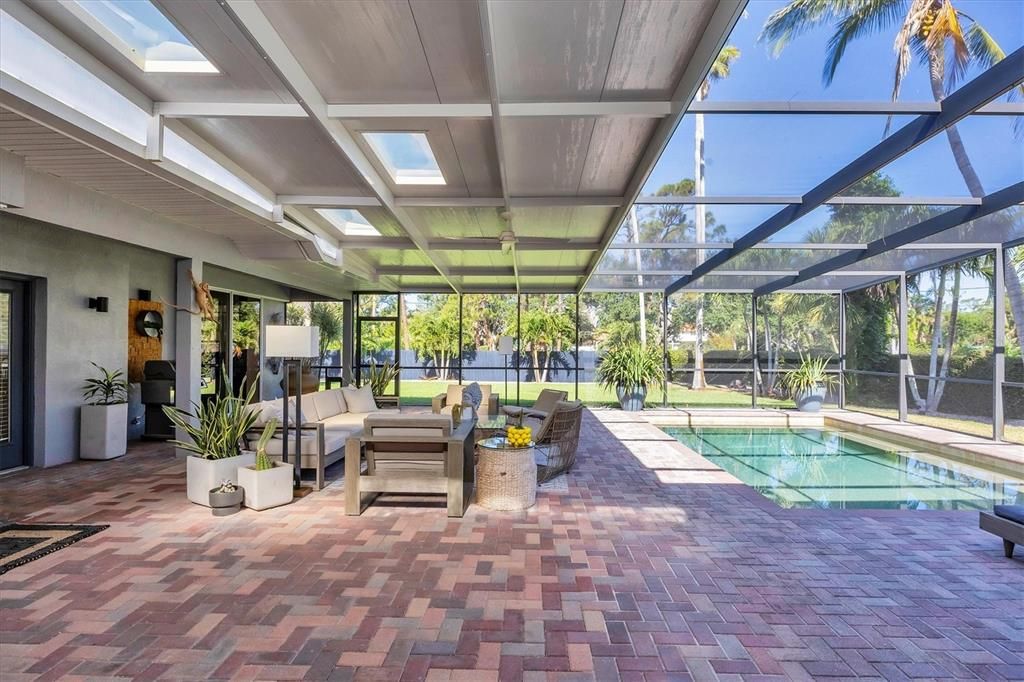 For Sale: $2,295,000 (4 beds, 4 baths, 3502 Square Feet)