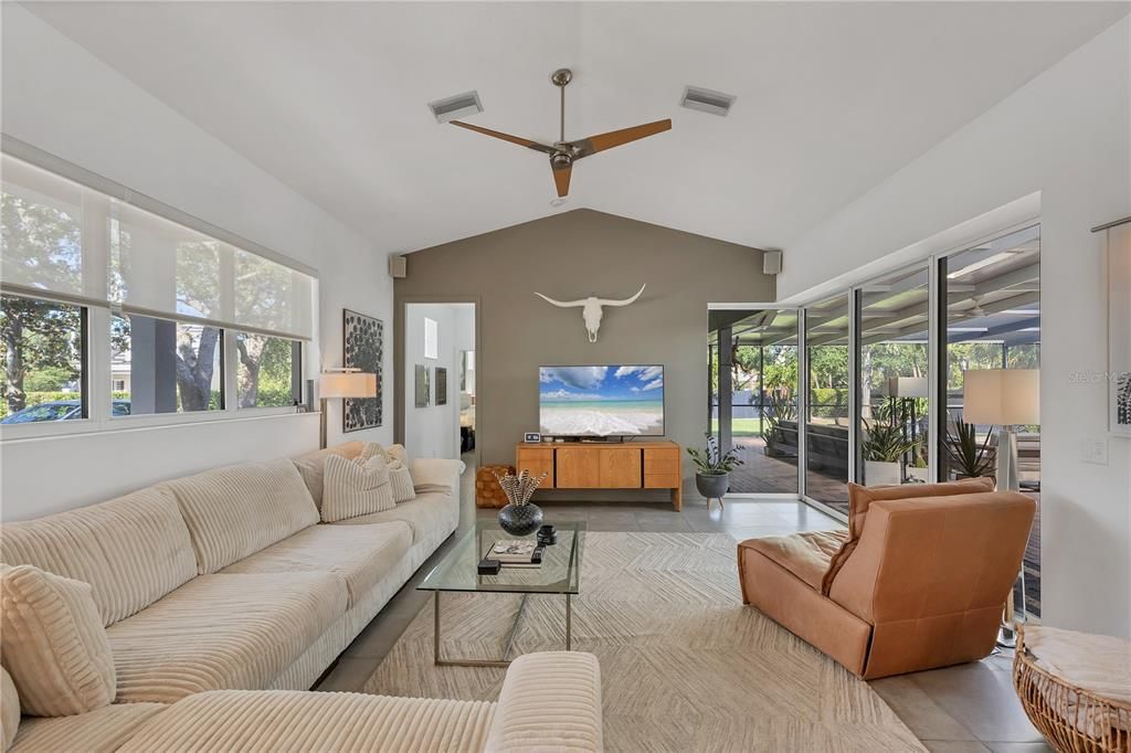 For Sale: $2,295,000 (4 beds, 4 baths, 3502 Square Feet)