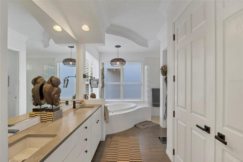 For Sale: $2,295,000 (4 beds, 4 baths, 3502 Square Feet)