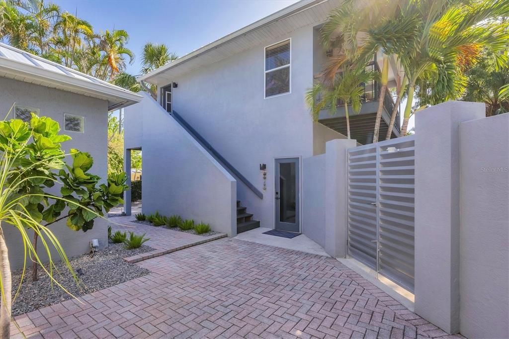 For Sale: $2,295,000 (4 beds, 4 baths, 3502 Square Feet)