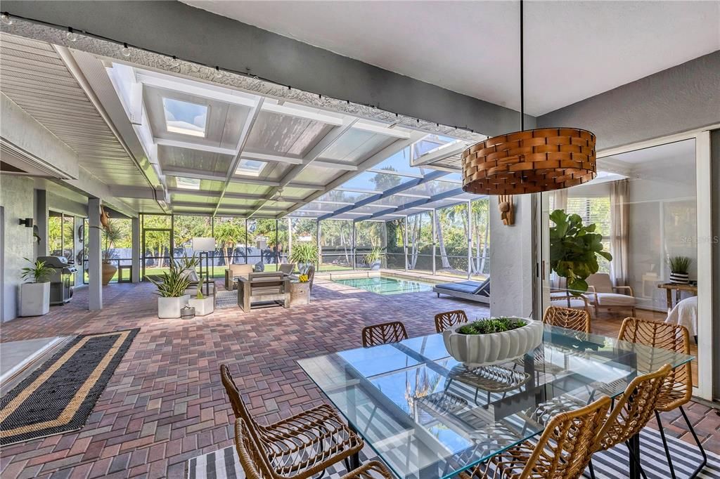 For Sale: $2,295,000 (4 beds, 4 baths, 3502 Square Feet)