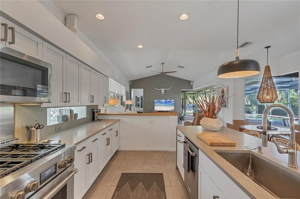 For Sale: $2,295,000 (4 beds, 4 baths, 3502 Square Feet)