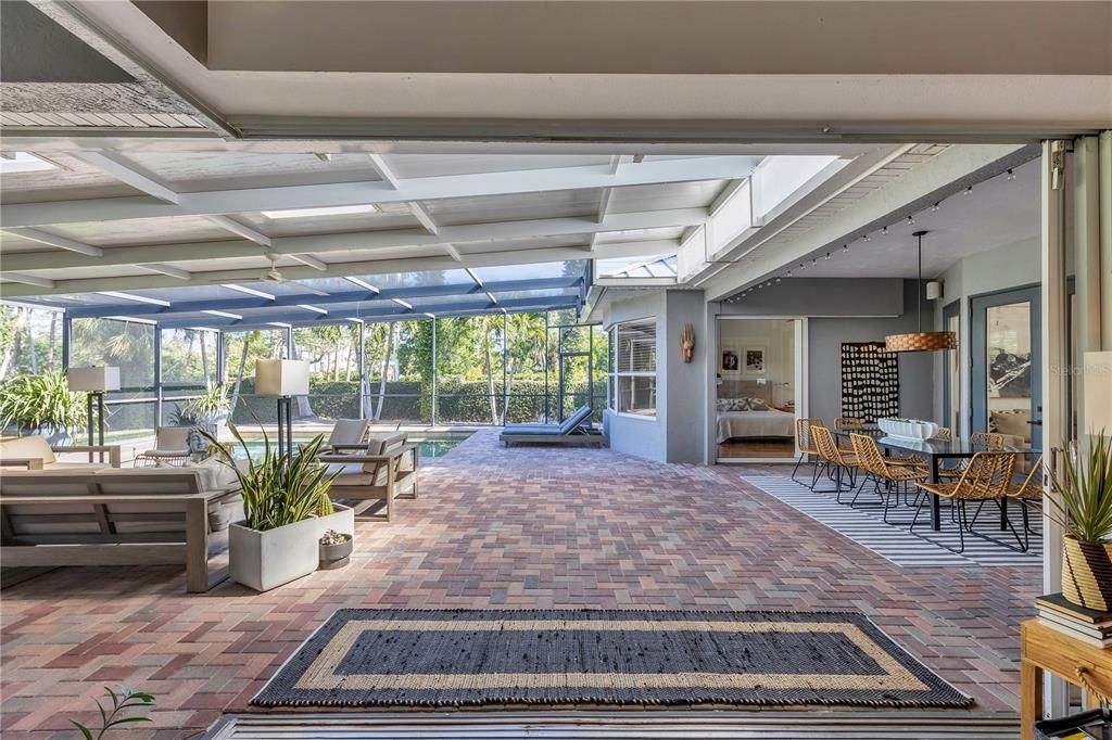 For Sale: $2,295,000 (4 beds, 4 baths, 3502 Square Feet)