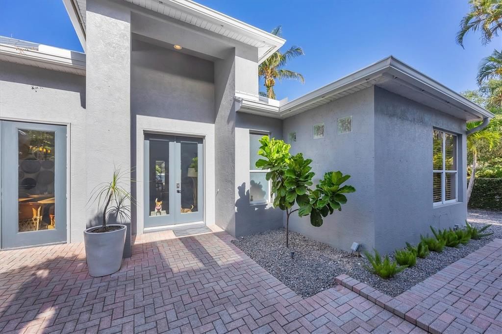 For Sale: $2,295,000 (4 beds, 4 baths, 3502 Square Feet)