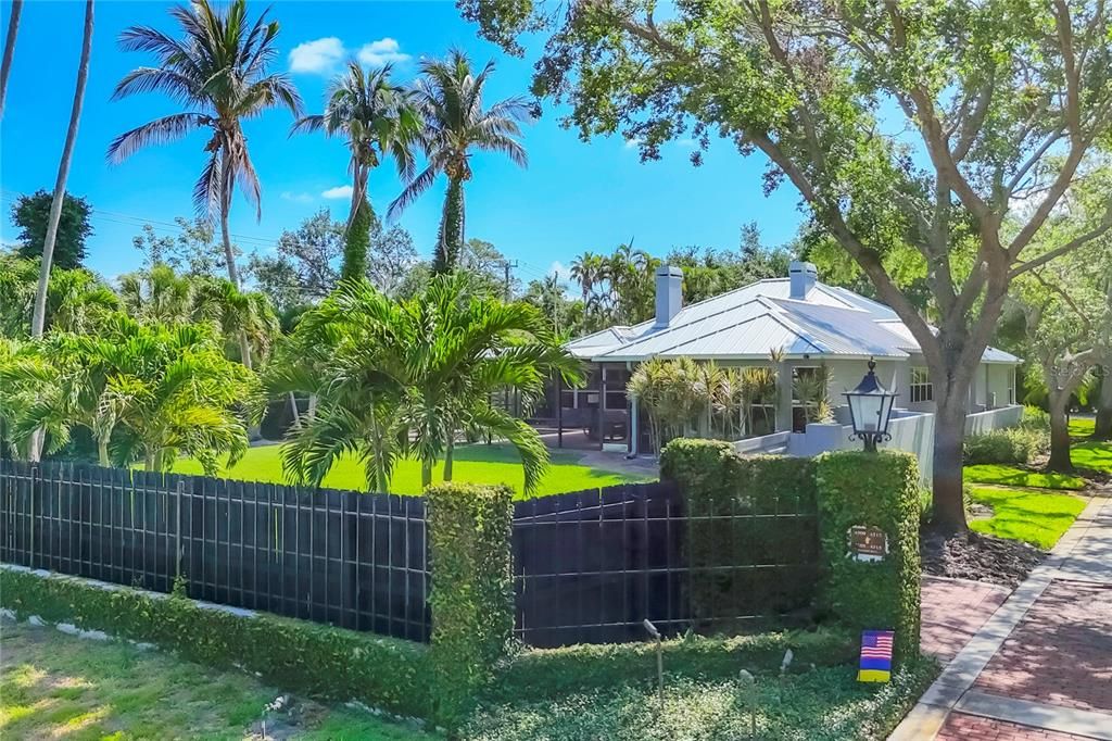 For Sale: $2,295,000 (4 beds, 4 baths, 3502 Square Feet)