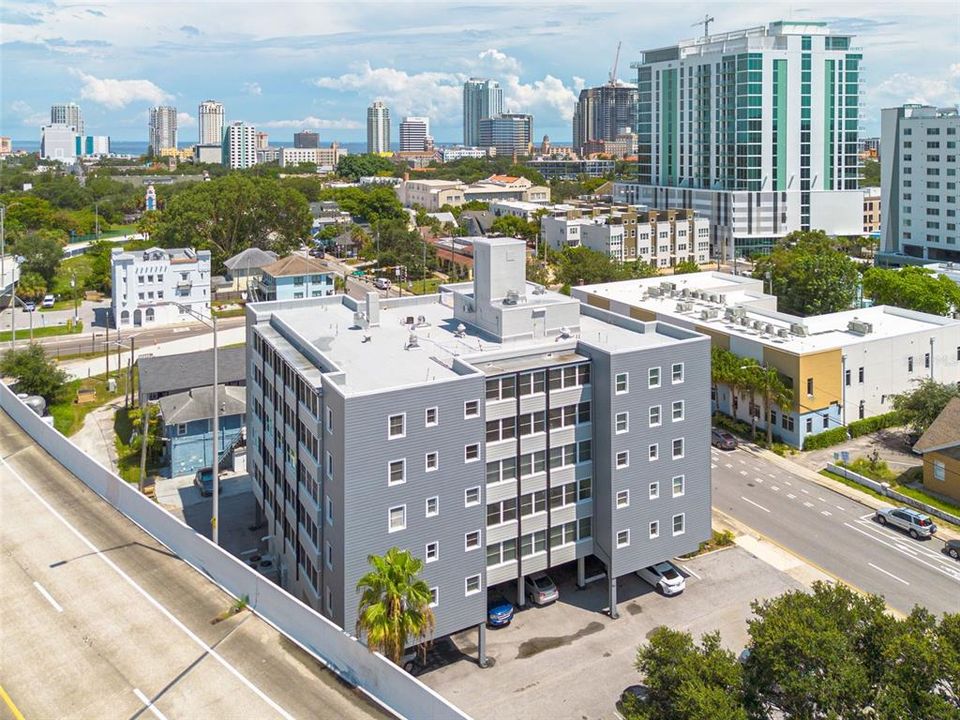 На продажу: $299,000 (2 спален, 1 ванн, 1160 Квадратных фут)