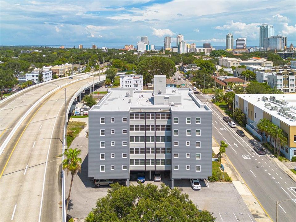 На продажу: $299,000 (2 спален, 1 ванн, 1160 Квадратных фут)