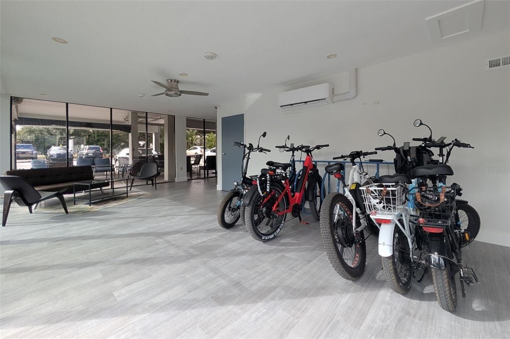 На продажу: $299,000 (2 спален, 1 ванн, 1160 Квадратных фут)