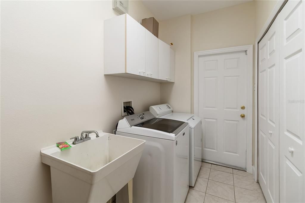 For Sale: $720,000 (4 beds, 3 baths, 3180 Square Feet)