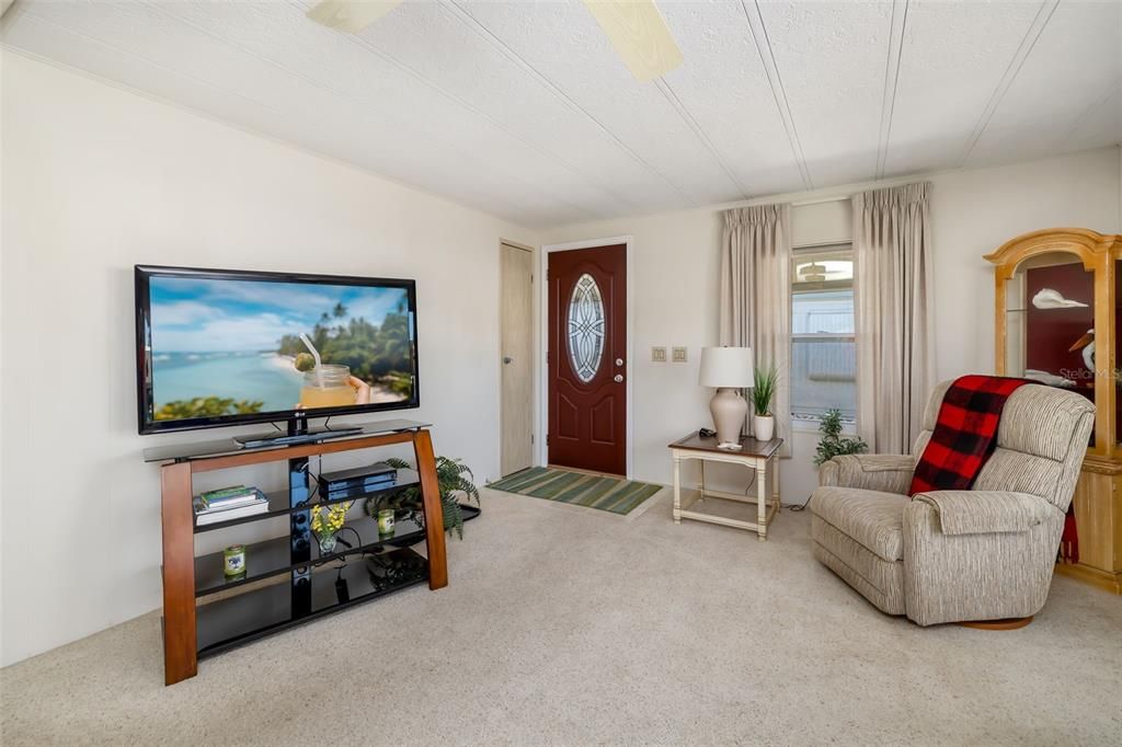 For Sale: $155,000 (2 beds, 2 baths, 1344 Square Feet)