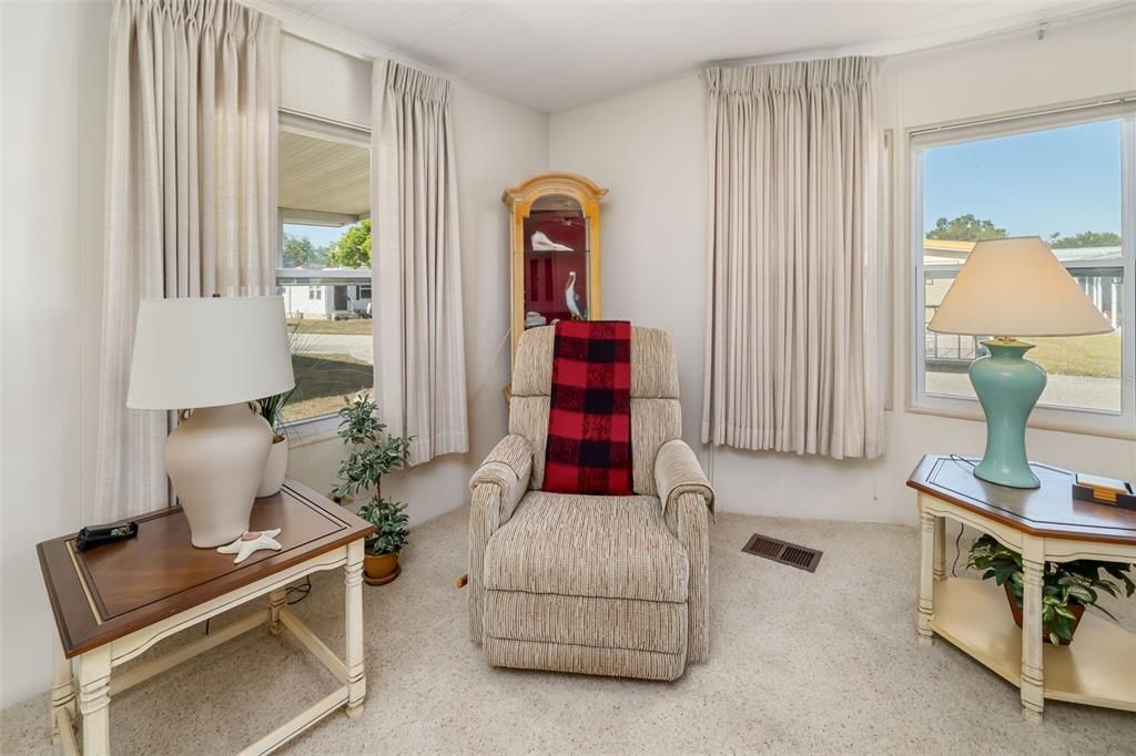 For Sale: $155,000 (2 beds, 2 baths, 1344 Square Feet)