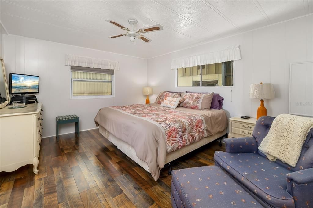 For Sale: $155,000 (2 beds, 2 baths, 1344 Square Feet)