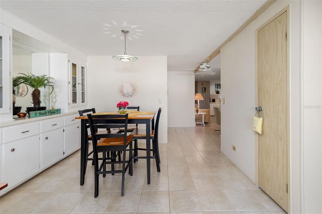 For Sale: $155,000 (2 beds, 2 baths, 1344 Square Feet)