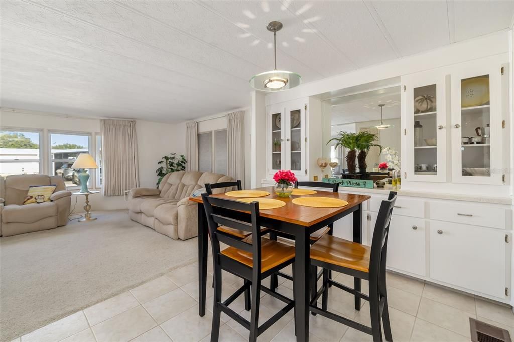 For Sale: $155,000 (2 beds, 2 baths, 1344 Square Feet)