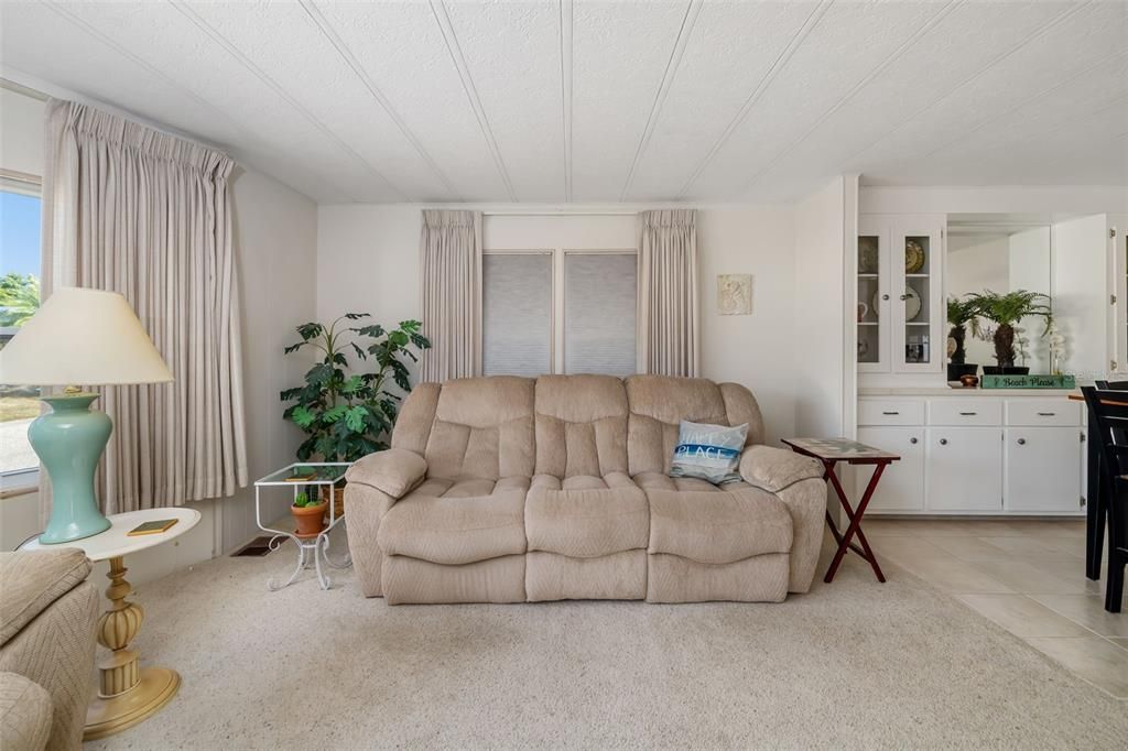 For Sale: $155,000 (2 beds, 2 baths, 1344 Square Feet)