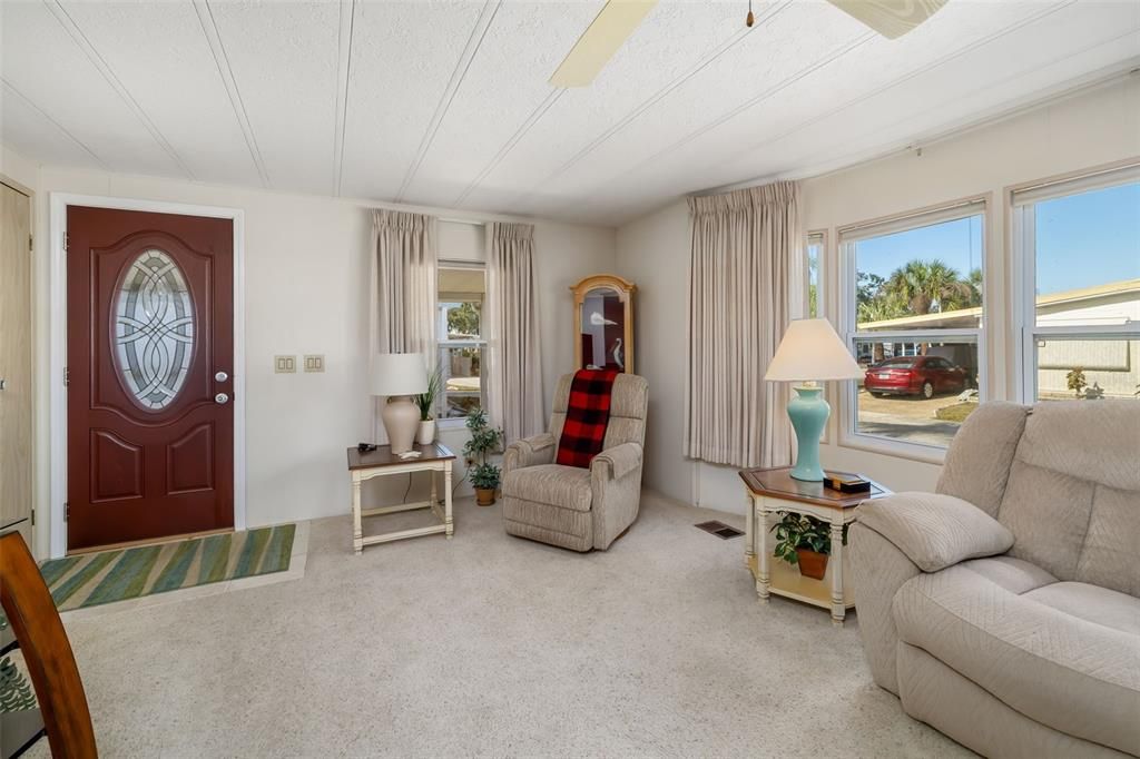 For Sale: $155,000 (2 beds, 2 baths, 1344 Square Feet)