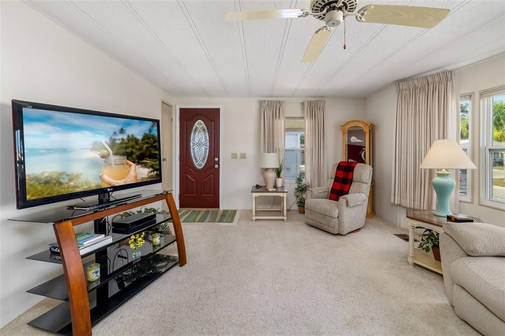 For Sale: $155,000 (2 beds, 2 baths, 1344 Square Feet)