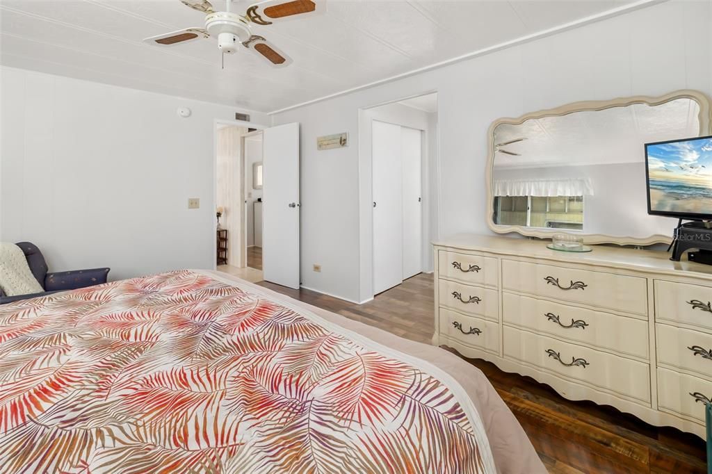 For Sale: $155,000 (2 beds, 2 baths, 1344 Square Feet)