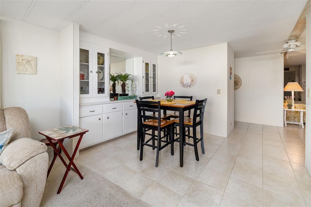 For Sale: $155,000 (2 beds, 2 baths, 1344 Square Feet)