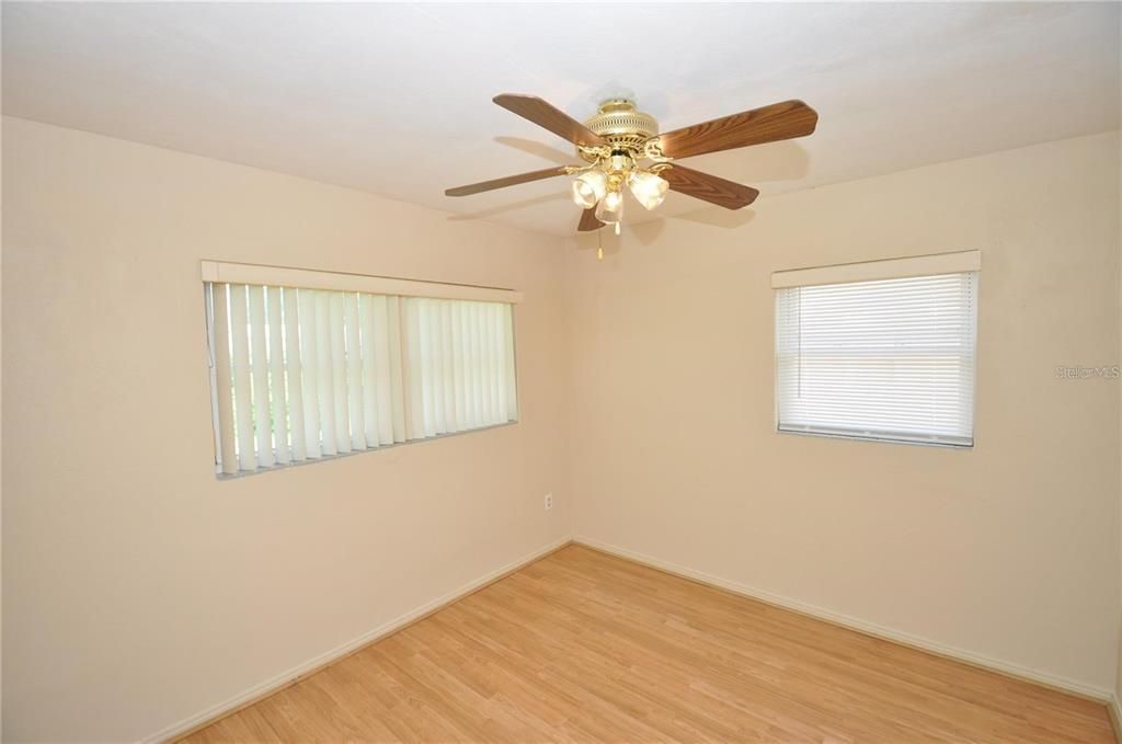 For Rent: $1,595 (3 beds, 1 baths, 861 Square Feet)