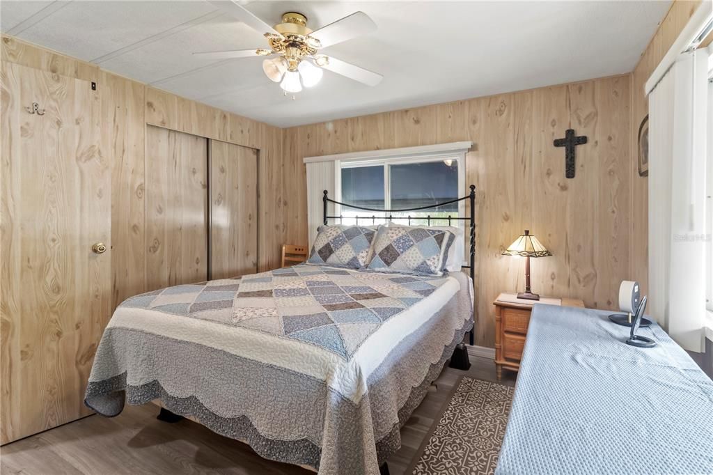 For Sale: $184,900 (2 beds, 2 baths, 1160 Square Feet)