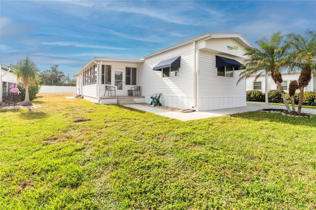 For Sale: $184,900 (2 beds, 2 baths, 1160 Square Feet)